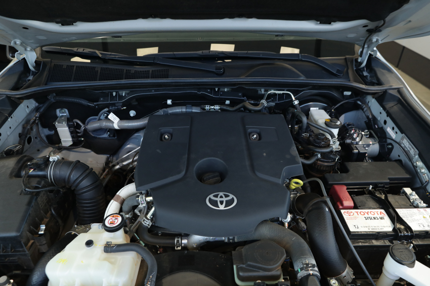 Toyota HILUX 2.8 D-4D TURBO DIESEL CD SRX 4X4 AUTOMÁTICO 6