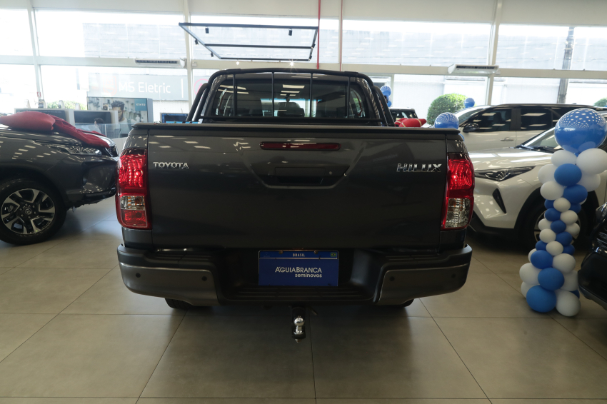 Toyota HILUX 2.8 D-4D TURBO DIESEL CD POWER PACK 4X4 AUTOMÁTICO 8