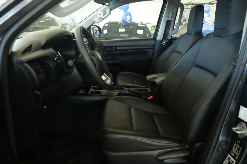 Toyota HILUX 2.8 D-4D TURBO DIESEL CD POWER PACK 4X4 AUTOMÁTICO 19