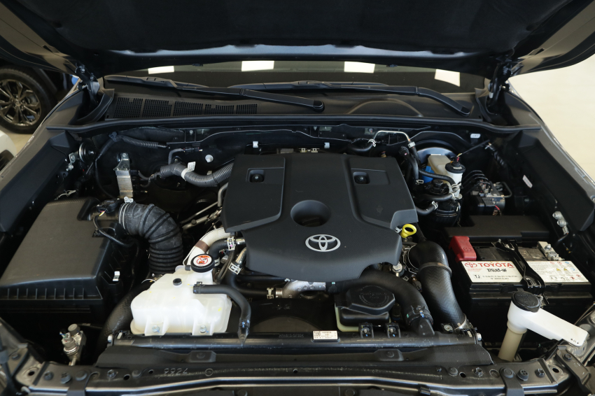 Toyota HILUX 2.8 D-4D TURBO DIESEL CD POWER PACK 4X4 AUTOMÁTICO 6