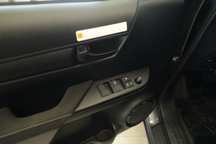 Toyota HILUX 2.8 D-4D TURBO DIESEL CD POWER PACK 4X4 AUTOMÁTICO 18