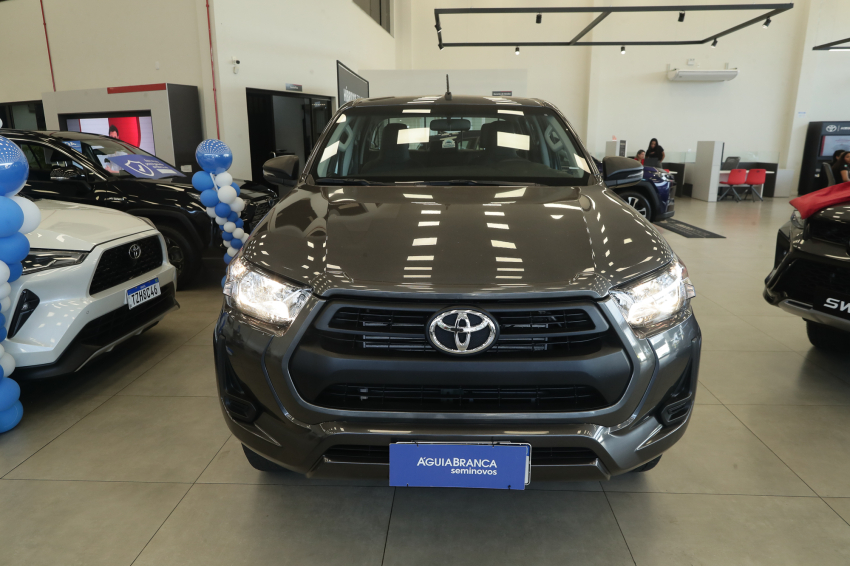Toyota HILUX 2.8 D-4D TURBO DIESEL CD POWER PACK 4X4 AUTOMÁTICO 3