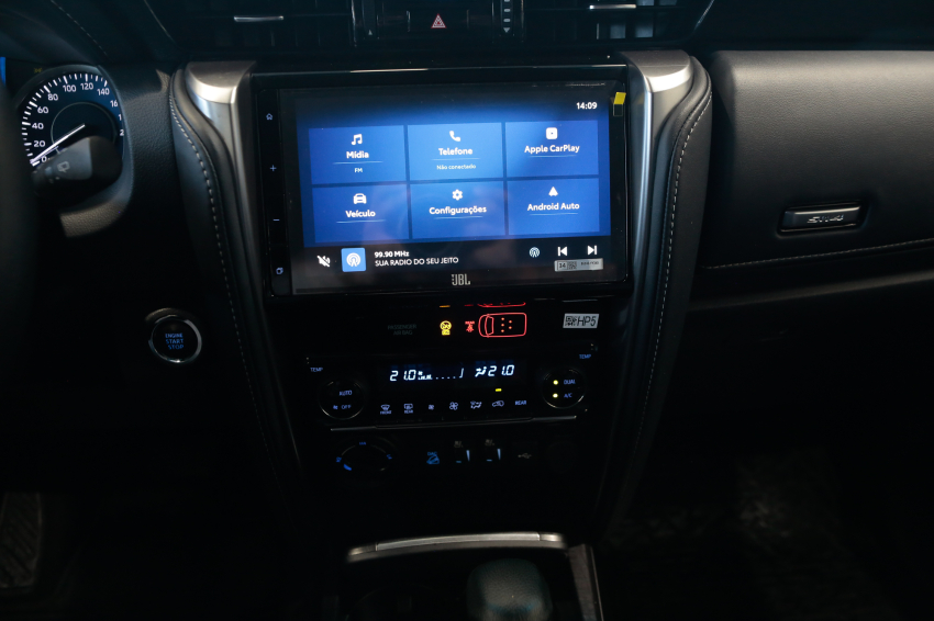 Toyota HILUX SW4 2.8 D-4D TURBO DIESEL SRX PLATINUM 4X4 AUTOMÁTICO 16