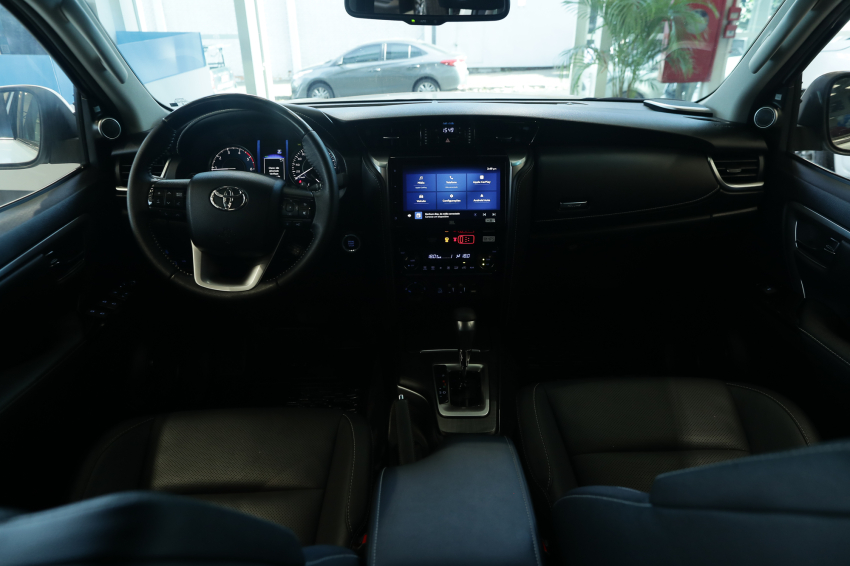 Toyota HILUX SW4 2.8 D-4D TURBO DIESEL SRX 7L 4X4 AUTOMÁTICO 14