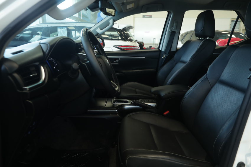 Toyota HILUX SW4 2.8 D-4D TURBO DIESEL SRX 7L 4X4 AUTOMÁTICO 22