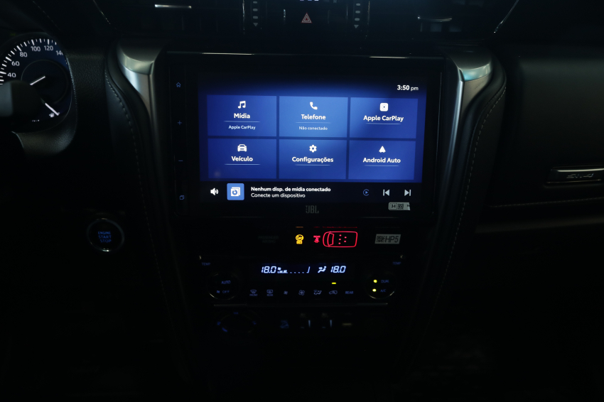 Toyota HILUX SW4 2.8 D-4D TURBO DIESEL SRX 7L 4X4 AUTOMÁTICO 18