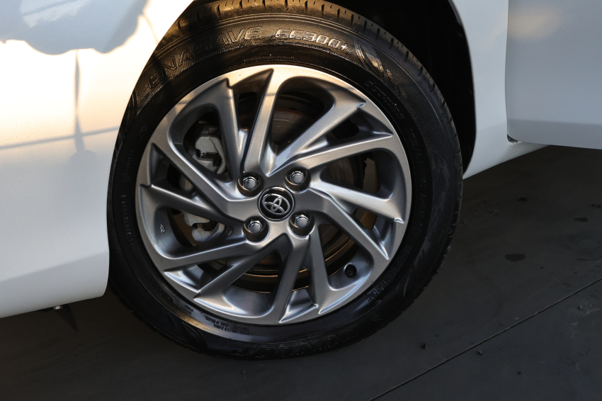 Toyota YARIS 1.5 16V FLEX SEDAN XS MULTIDRIVE 2