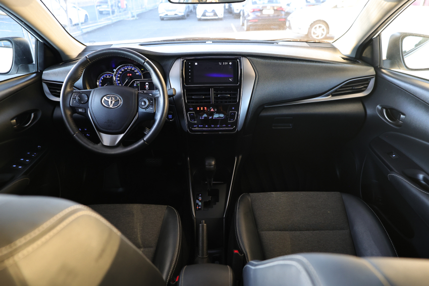 Toyota YARIS 1.5 16V FLEX SEDAN XS MULTIDRIVE 14
