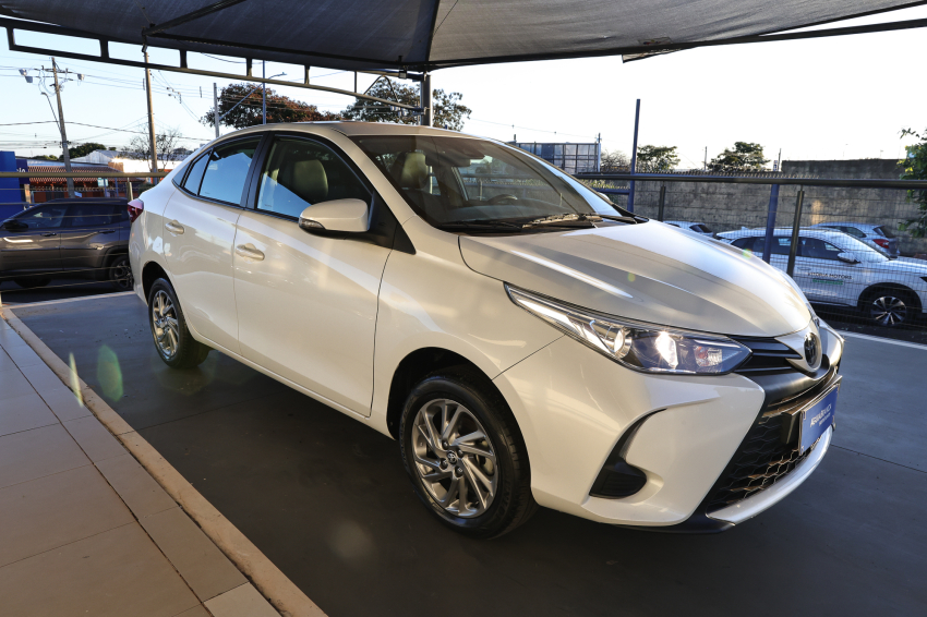 Toyota YARIS 1.5 16V FLEX SEDAN XS MULTIDRIVE 5