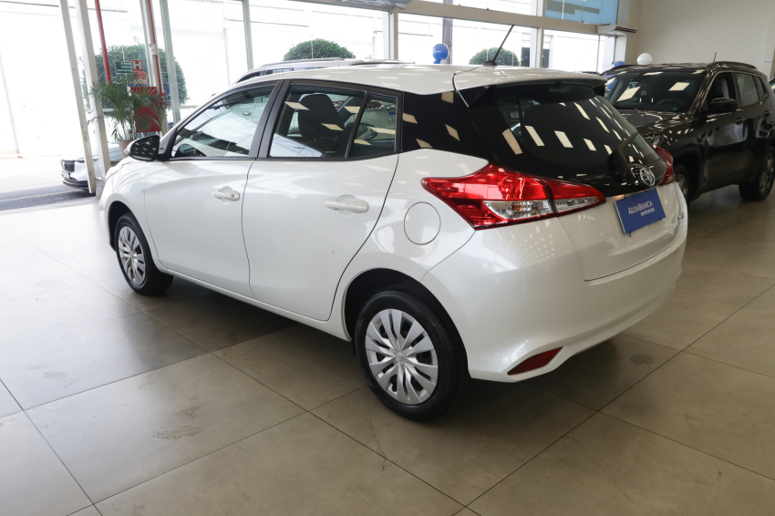 Toyota YARIS 1.5 16V FLEX XL MULTIDRIVE 7