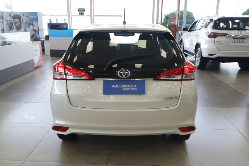 Toyota YARIS 1.5 16V FLEX XL MULTIDRIVE 8