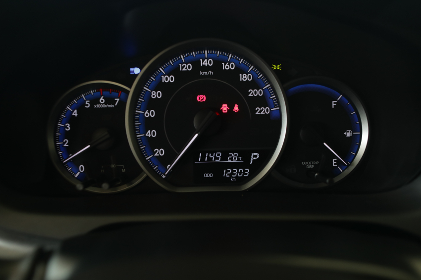 Toyota YARIS 1.5 16V FLEX XL MULTIDRIVE 13