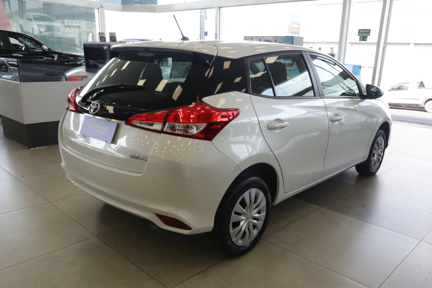 Toyota YARIS 1.5 16V FLEX XL MULTIDRIVE 10
