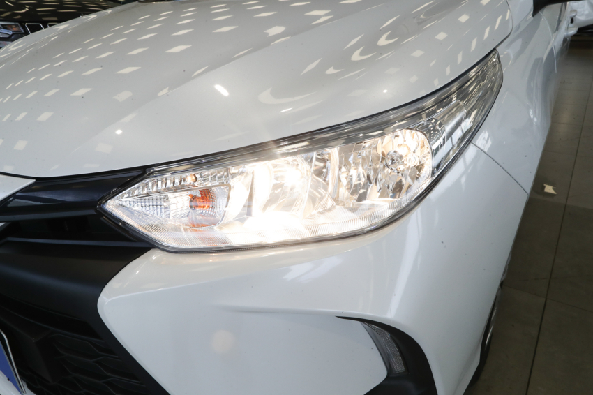 Toyota YARIS 1.5 16V FLEX XL MULTIDRIVE 2