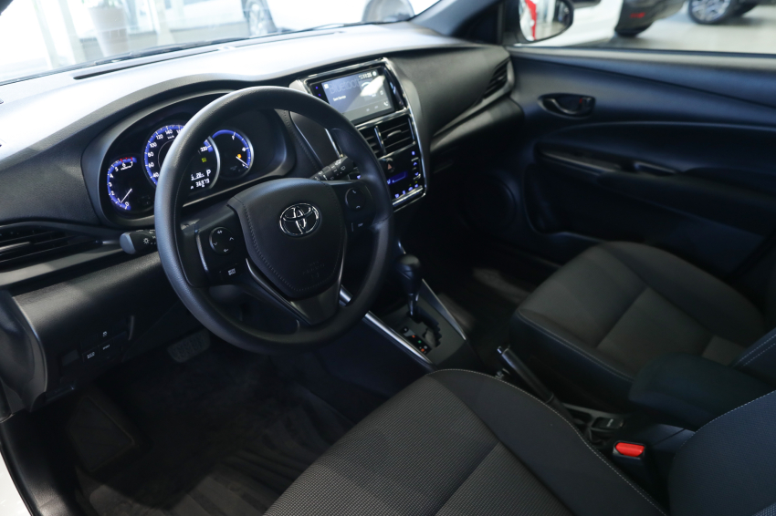 Toyota YARIS 1.5 16V FLEX XL MULTIDRIVE 14