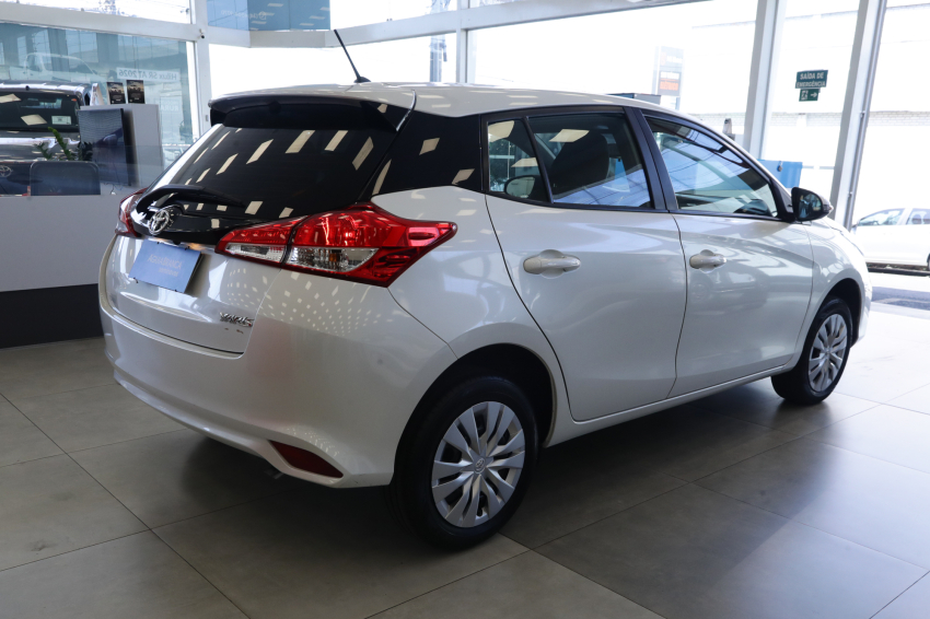 Toyota YARIS 1.5 16V FLEX XL MULTIDRIVE 10