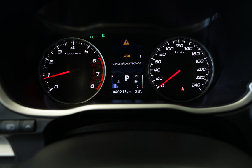 Mitsubishi ECLIPSE CROSS 1.5 MIVEC TURBO GASOLINA HPE CVT 13