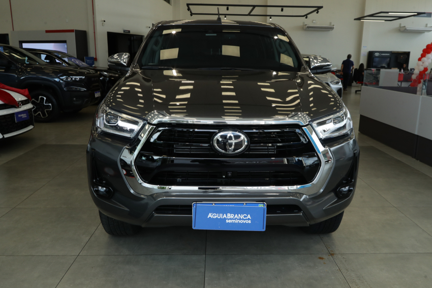 Toyota HILUX 2.8 D-4D TURBO DIESEL CD SRX 4X4 AUTOMÁTICO 3