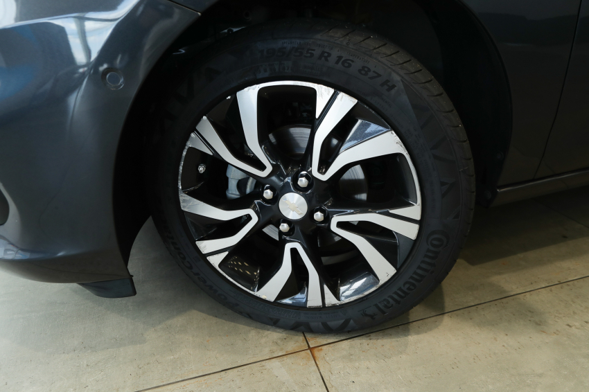 Chevrolet ONIX 1.0 TURBO FLEX PLUS PREMIER AUTOMÁTICO 2