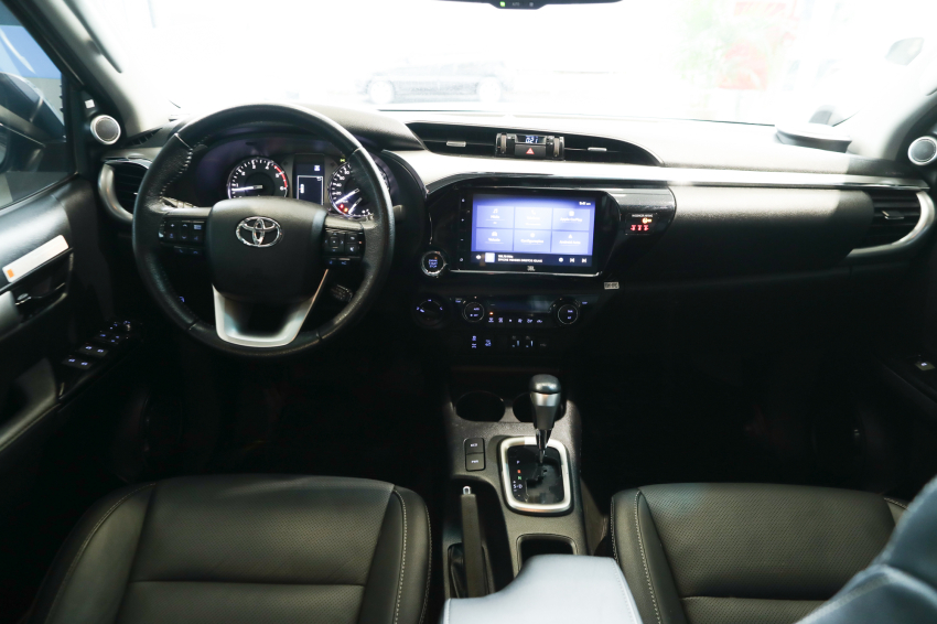 Toyota HILUX 2.8 D-4D TURBO DIESEL CD SRX PLUS 4X4 AUTOMÁTICO 14