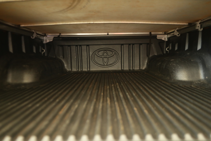 Toyota HILUX 2.8 D-4D TURBO DIESEL CD SRX PLUS 4X4 AUTOMÁTICO 12
