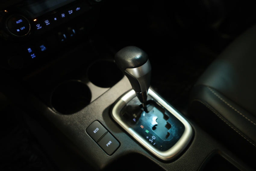 Toyota HILUX 2.8 D-4D TURBO DIESEL CD SRX PLUS 4X4 AUTOMÁTICO 19