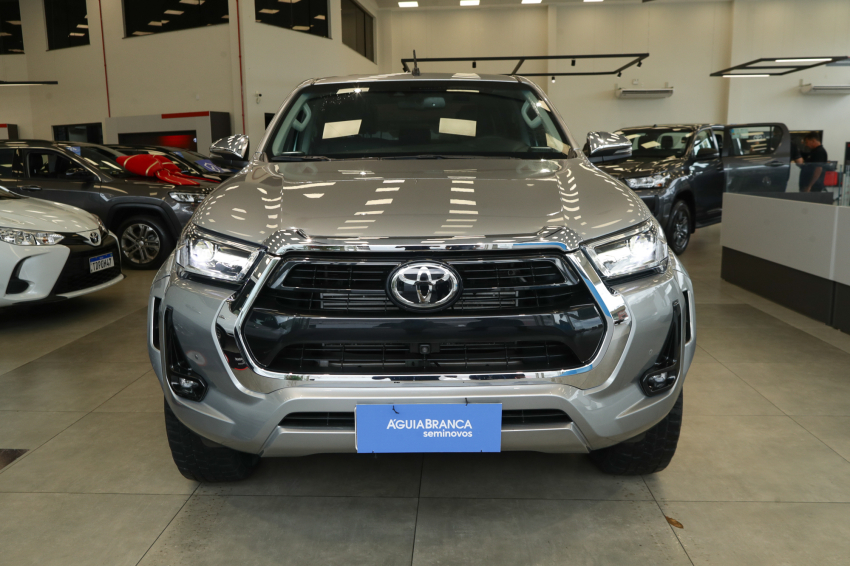 Toyota HILUX 2.8 D-4D TURBO DIESEL CD SRX PLUS 4X4 AUTOMÁTICO 3