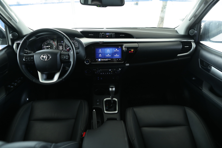 Toyota HILUX 2.8 D-4D TURBO DIESEL CD SRV 4X4 AUTOMÁTICO 14
