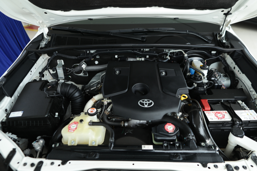 Toyota HILUX 2.8 D-4D TURBO DIESEL CD SRV 4X4 AUTOMÁTICO 6