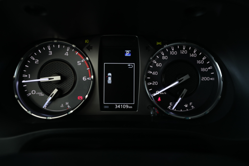 Toyota HILUX 2.8 D-4D TURBO DIESEL CD SRV 4X4 AUTOMÁTICO 13