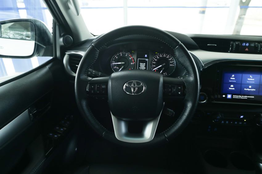 Toyota HILUX 2.8 D-4D TURBO DIESEL CD SRV 4X4 AUTOMÁTICO 16
