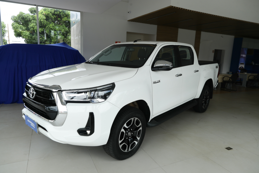 Toyota HILUX 2.8 D-4D TURBO DIESEL CD SRV 4X4 AUTOMÁTICO