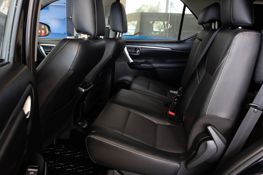 Toyota HILUX SW4 2.8 D-4D TURBO DIESEL SRX 4X4 AUTOMÁTICO 20