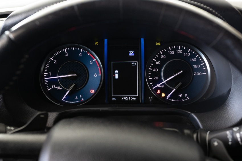 Toyota HILUX SW4 2.8 D-4D TURBO DIESEL SRX 4X4 AUTOMÁTICO 11