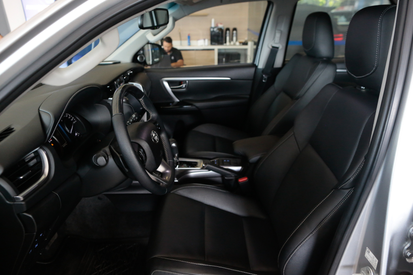 Toyota HILUX SW4 2.8 D-4D TURBO DIESEL SRX 4X4 AUTOMÁTICO 19