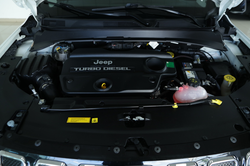 JEEP COMPASS 2.0 TD350 TURBO DIESEL LONGITUDE AT9 6