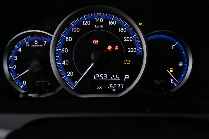 Toyota YARIS 1.5 16V FLEX XS MULTIDRIVE 12