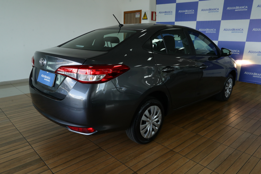 Toyota YARIS 1.5 16V FLEX SEDAN XL MULTIDRIVE 10