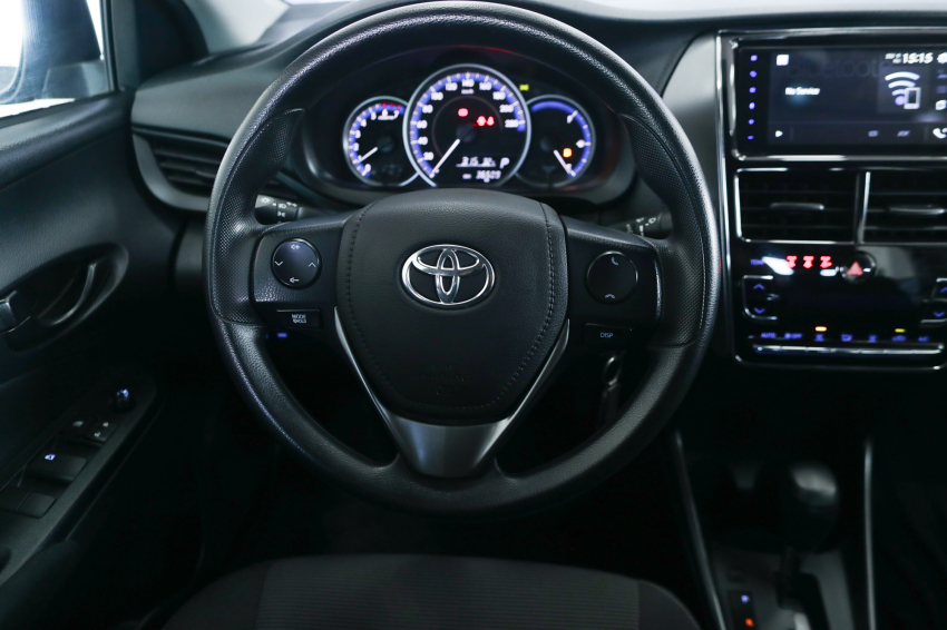 Toyota YARIS 1.5 16V FLEX SEDAN XL MULTIDRIVE 14