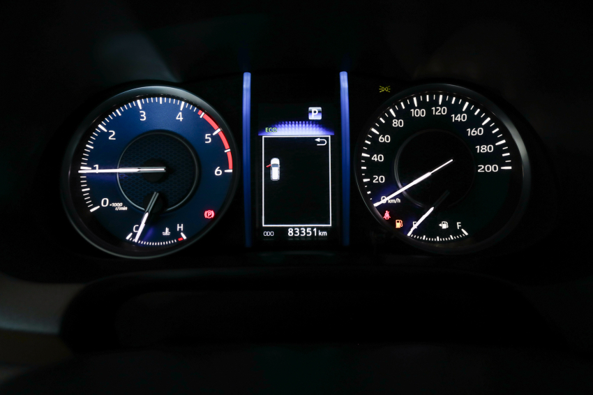 Toyota HILUX SW4 2.8 D-4D TURBO DIESEL SRX 7L 4X4 AUTOMÁTICO 12