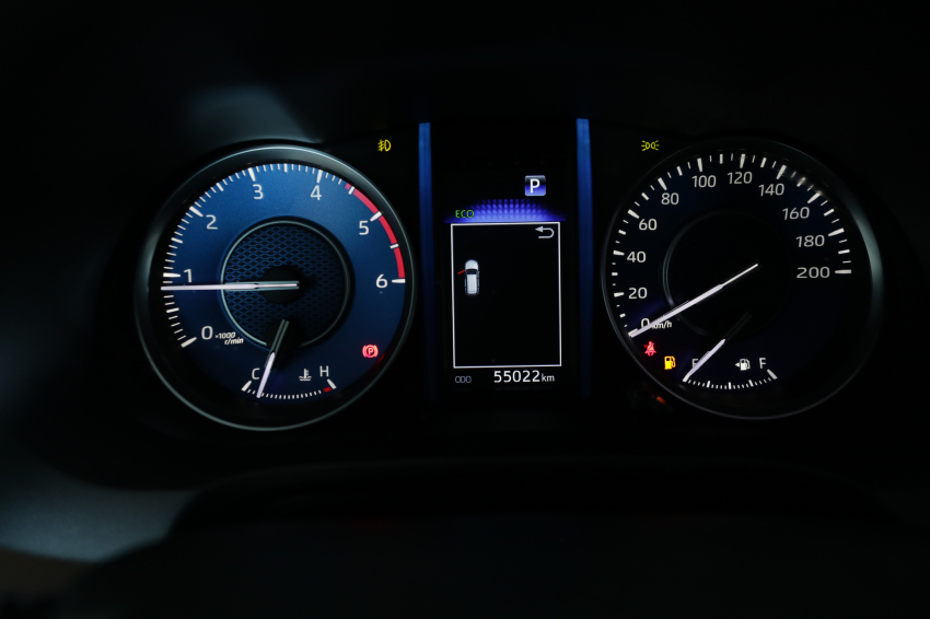Toyota HILUX SW4 2.8 D-4D TURBO DIESEL SRX 4X4 AUTOMÁTICO 12