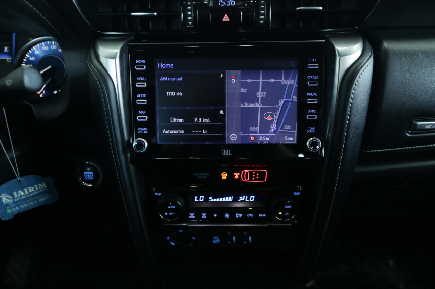Toyota HILUX SW4 2.8 D-4D TURBO DIESEL SRX 4X4 AUTOMÁTICO 17