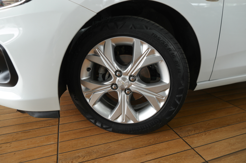 Chevrolet ONIX 1.0 TURBO FLEX PLUS LTZ AUTOMÁTICO 2