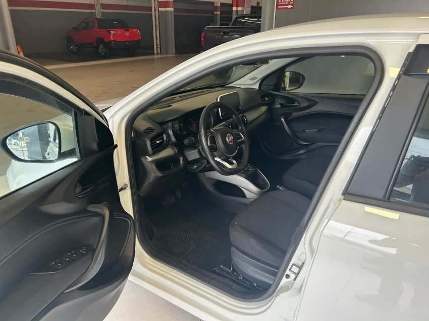fiat cronos 1.3 firefly flex drive gsr 4p automatico 2019 fiat cronos 1.3 firefly flex drive gsr 4p automatico 2019