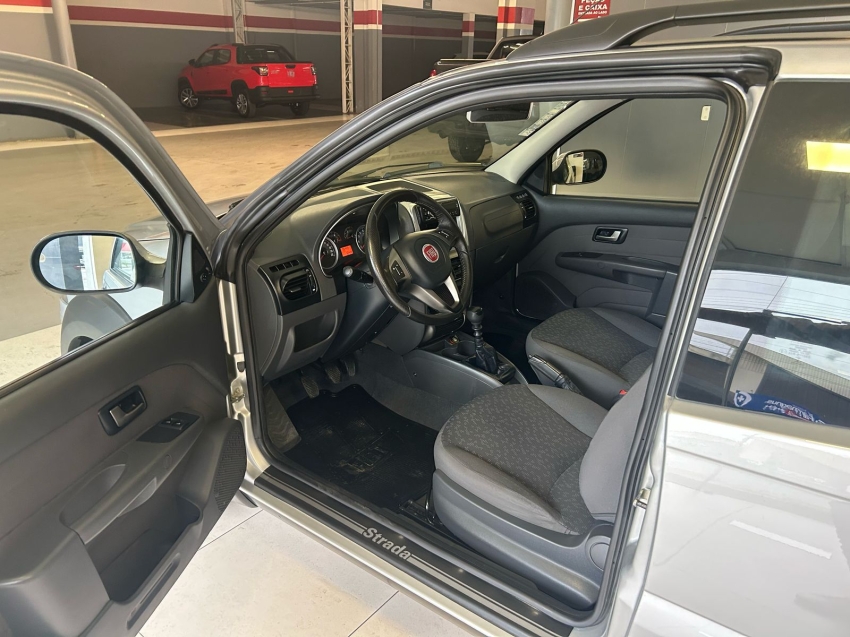 fiat strada 1.6 mpi trekking cd 16v flex 3p manual 2015 fiat strada 1.6 mpi trekking cd 16v flex 3p manual 2015