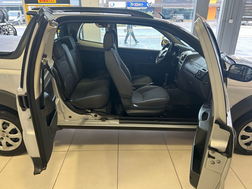 fiat strada 1.6 mpi trekking cd 16v flex 3p manual 2015 fiat strada 1.6 mpi trekking cd 16v flex 3p manual 2015