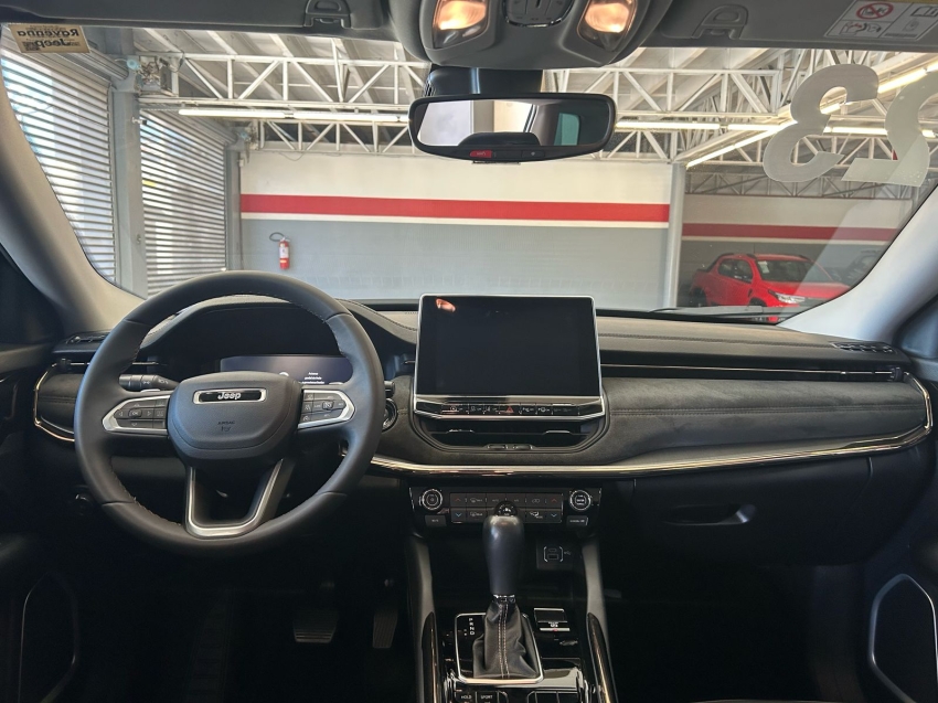 jeep commander 1.3 t270 turbo flex limited at6 4p automatico 2023 jeep commander 1.3 t270 turbo flex limited at6 4p automatico 2023