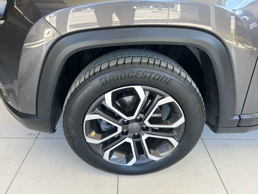 jeep commander 1.3 t270 turbo flex limited at6 4p automatico 2023 jeep commander 1.3 t270 turbo flex limited at6 4p automatico 2023