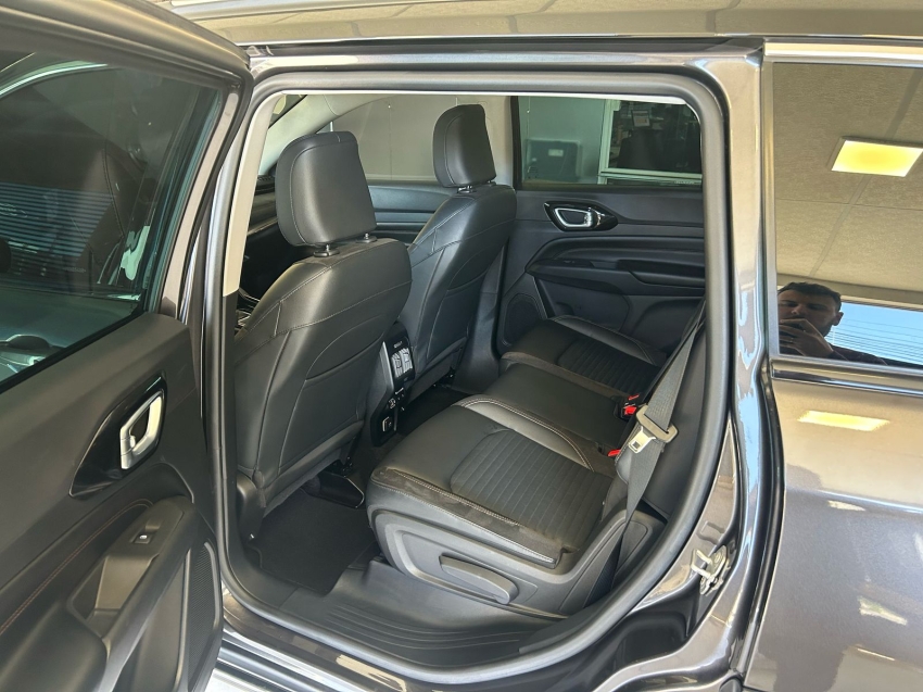 jeep commander 1.3 t270 turbo flex limited at6 4p automatico 2023 jeep commander 1.3 t270 turbo flex limited at6 4p automatico 2023