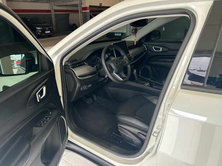 jeep compass 1.3 t270 turbo flex longitude at6 4p automatico 2023 jeep compass 1.3 t270 turbo flex longitude at6 4p automatico 2023
